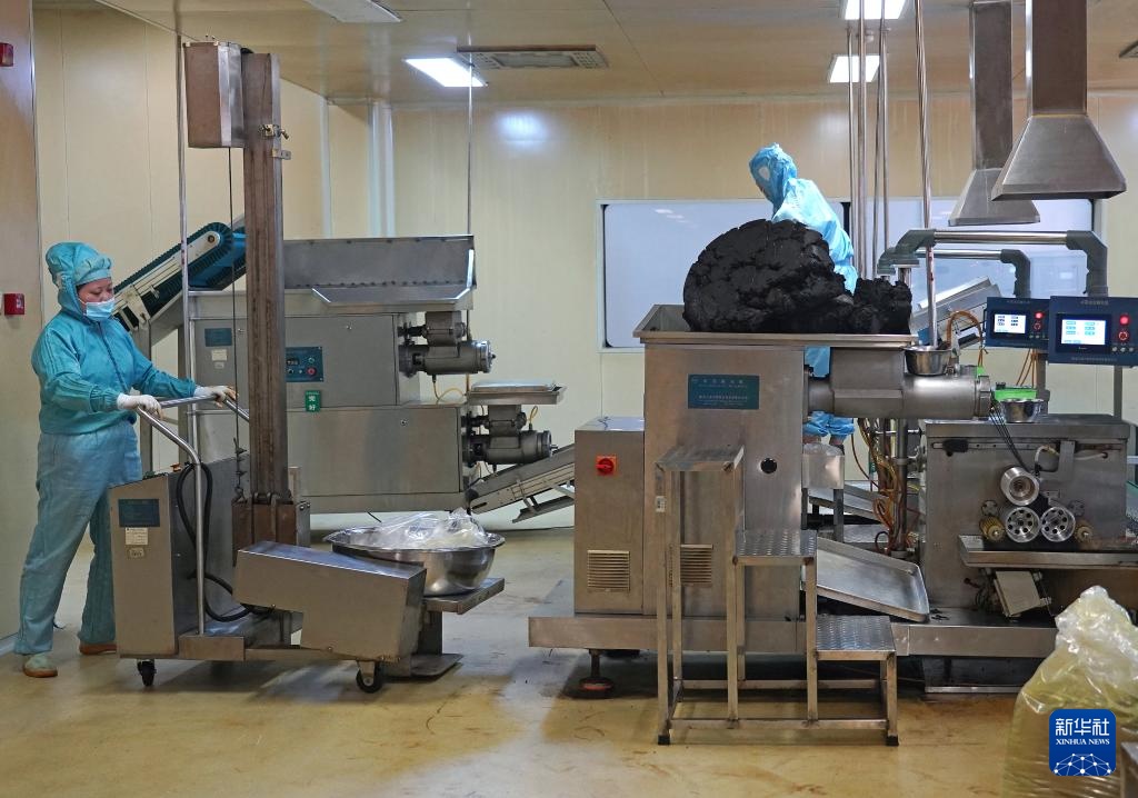 活力中國(guó)調(diào)研行丨“老藥方”邂逅智慧工廠 中醫(yī)藥產(chǎn)業(yè)煥新升級(jí)